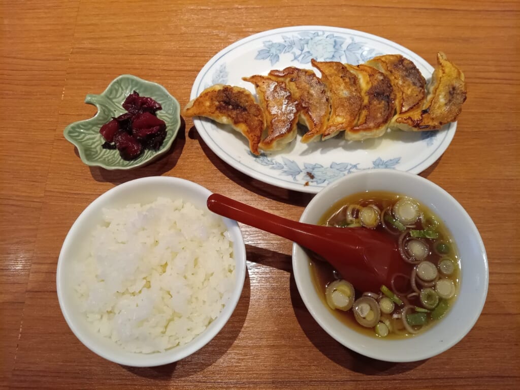 餃子菜館勝ちゃん